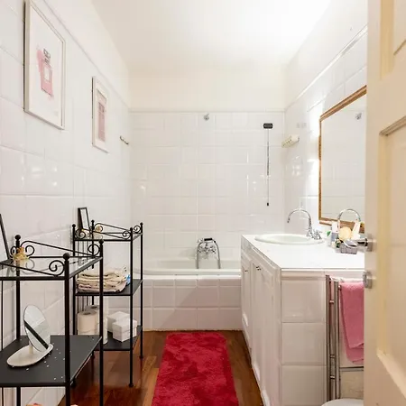 Apartment Cavour 9 2b 2b 100mq With Private Garage, In Center Of Rapallo, Wifi, Air Conditioned Rapallo