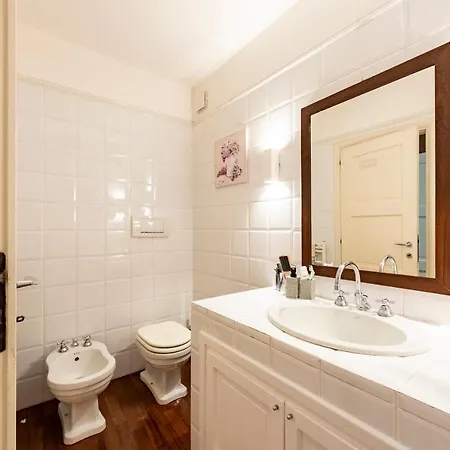Apartment Cavour 9 2b 2b 100mq With Private Garage, In Center Of Rapallo, Wifi, Air Conditioned Rapallo