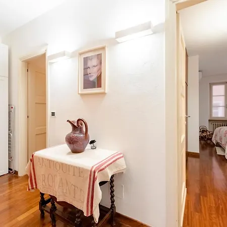 Cavour 9 2b 2b 100mq With Private Garage, In Center Of Rapallo, Wifi, Air Conditioned Apartment