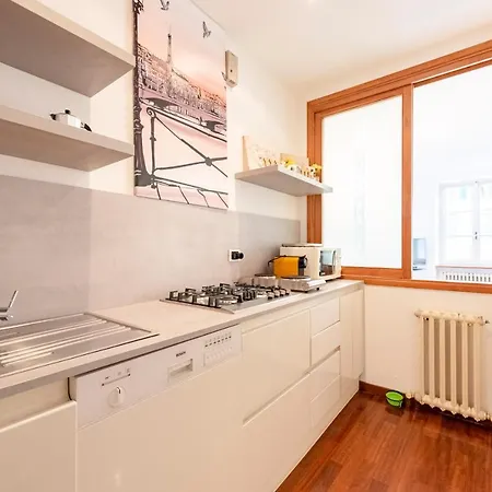 Cavour 9 2b 2b 100mq With Private Garage, In Center Of Rapallo, Wifi, Air Conditioned *