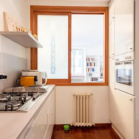 Cavour 9 2b 2b 100mq With Private Garage, In Center Of Rapallo, Wifi, Air Conditioned Apartment Rapallo