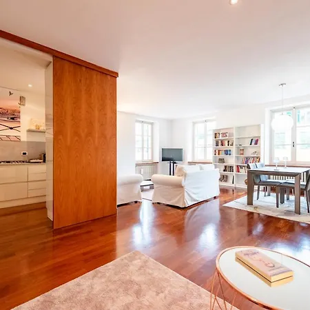 Cavour 9 2b 2b 100mq With Private Garage, In Center Of Rapallo, Wifi, Air Conditioned Apartment