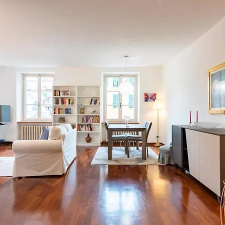 Cavour 9 2b 2b 100mq With Private Garage, In Center Of Rapallo, Wifi, Air Conditioned