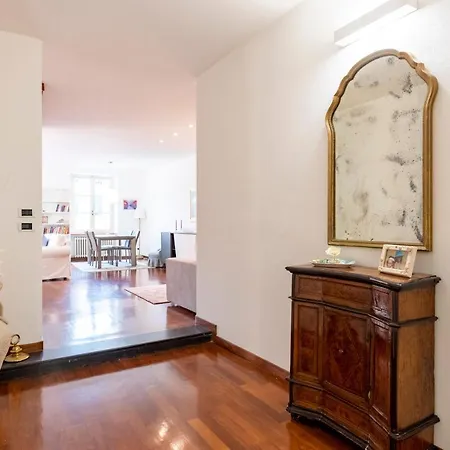 Apartment Cavour 9 2b 2b 100mq With Private Garage, In Center Of Rapallo, Wifi, Air Conditioned