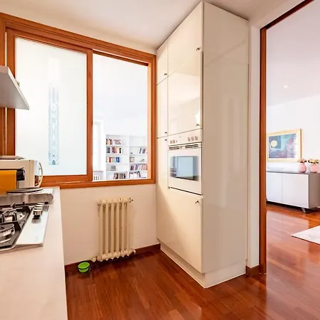 Cavour 9 2b 2b 100mq With Private Garage, In Center Of Rapallo, Wifi, Air Conditioned Rapallo