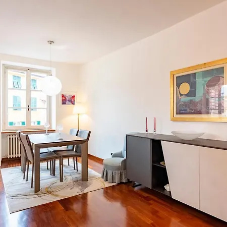 Cavour 9 2b 2b 100mq With Private Garage, In Center Of Rapallo, Wifi, Air Conditioned Apartment